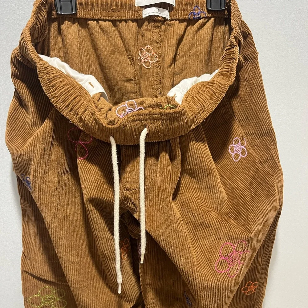 Women's Urban Outfitters Daisy Embroidered Corduroy, LARGE‎
